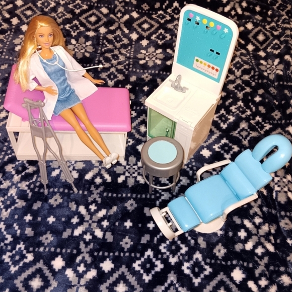 HUGE BARBIE DOLL DOCTOR PRENATAL NURSE BUNDLE - Picture 12 of 14